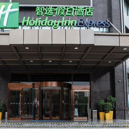 Holiday Inn Express Luoyang Xiyuan Esterno foto