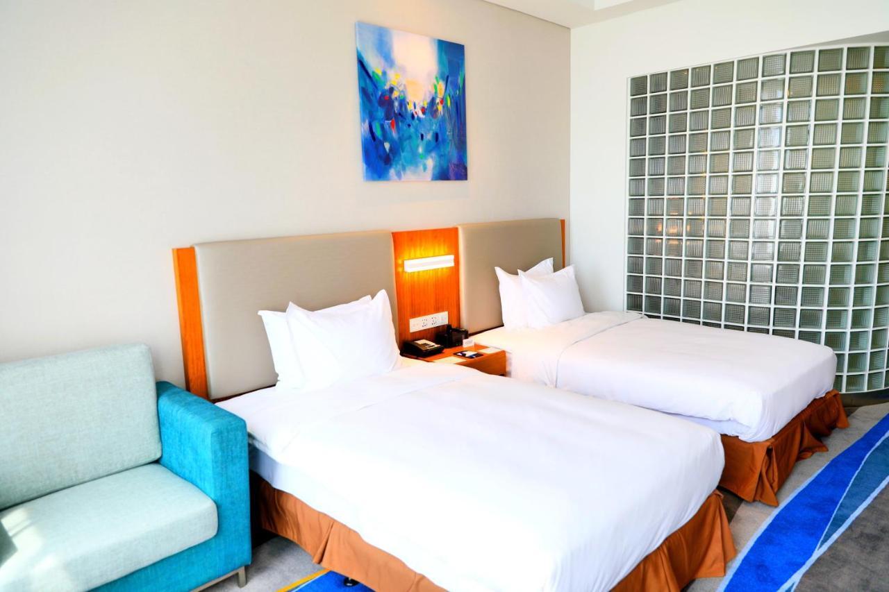 Holiday Inn Express Luoyang Xiyuan Esterno foto
