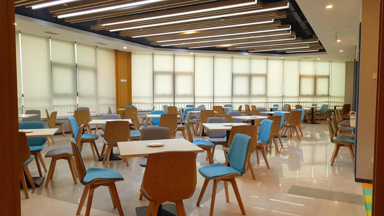 Holiday Inn Express Luoyang Xiyuan Esterno foto