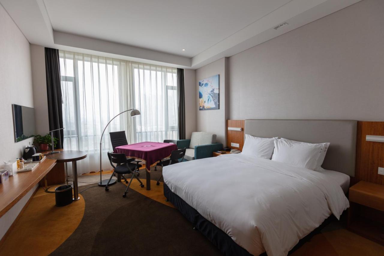 Holiday Inn Express Luoyang Xiyuan Esterno foto