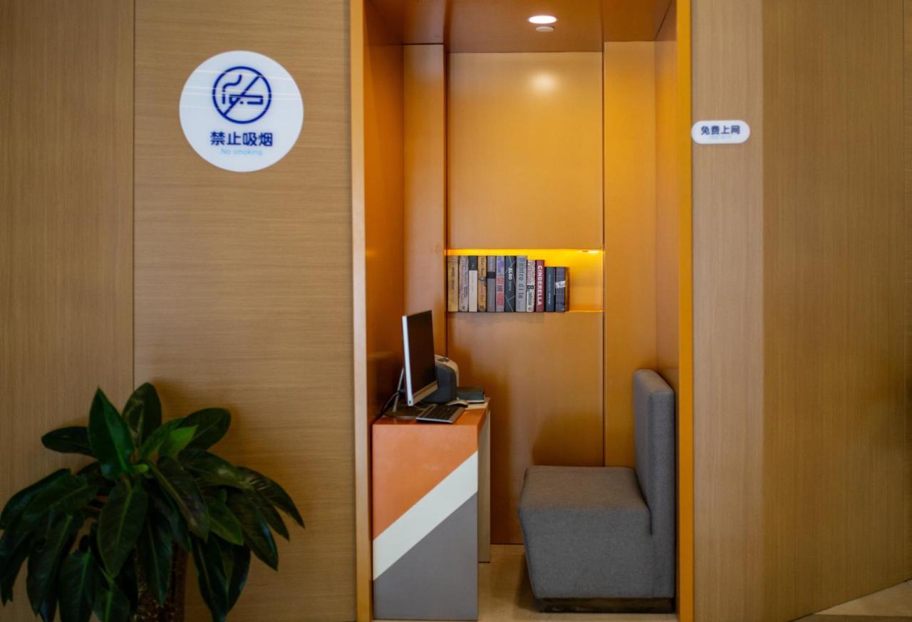 Holiday Inn Express Luoyang Xiyuan Esterno foto